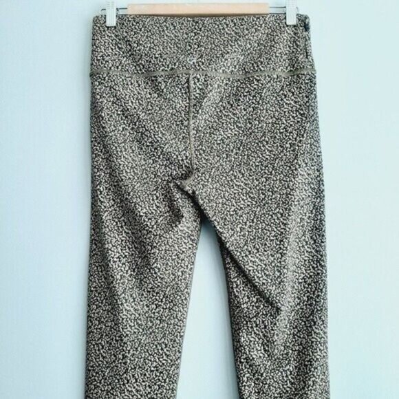 GAP Fit Eclipse Athletic Crop Leggings Dot Patern Regular Sz M - Picture 8 of 12